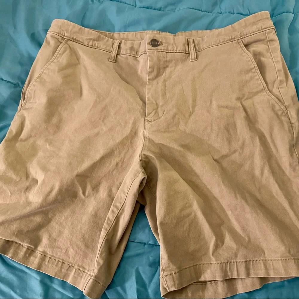 Men’s Khaki Shorts. Size 38